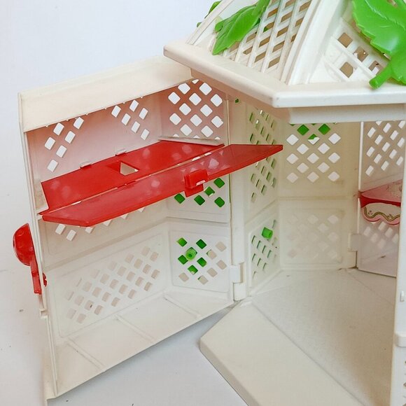 ADORABLE Vintage Strawberry Shortcake Gazebo American Greetings 1981 - Picture 8 of 15